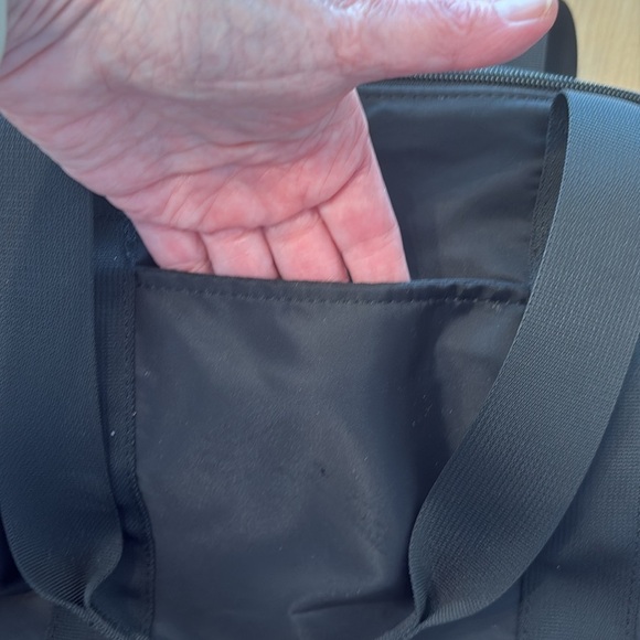 Soul Studios black nylon gym/yoga bag with double top handles and shoulder strap - Picture 6 of 6